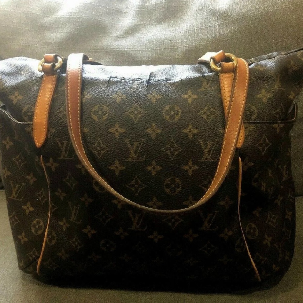 Authentic Louis Vuitton Totally GM